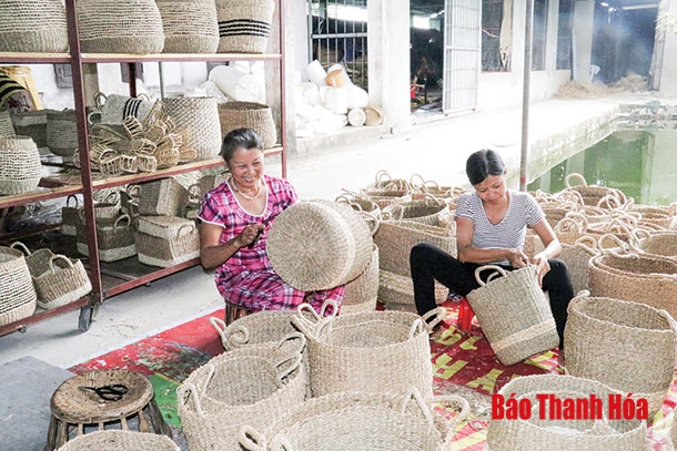 Xây dựng chuỗi giá trị trong sản xuất các mặt hàng thủ công mỹ nghệ